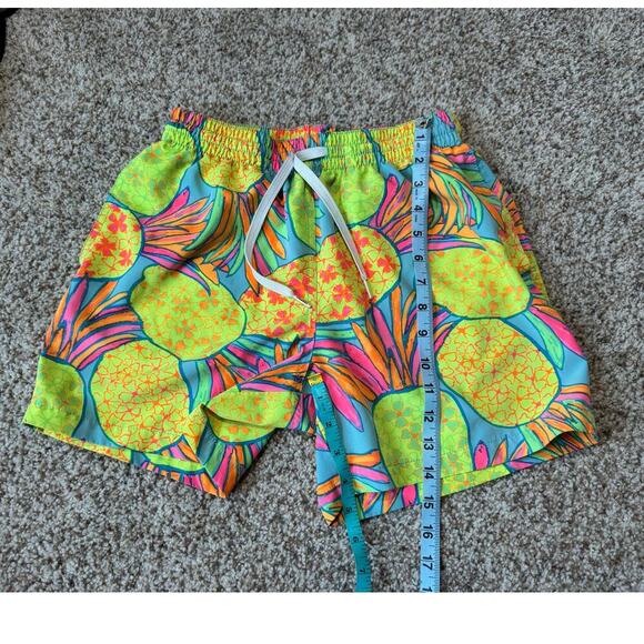 Chubbies shorts/swim trunks, size Small, 5.5 inseam, lightweight, Pineapples - Picture 5 of 10